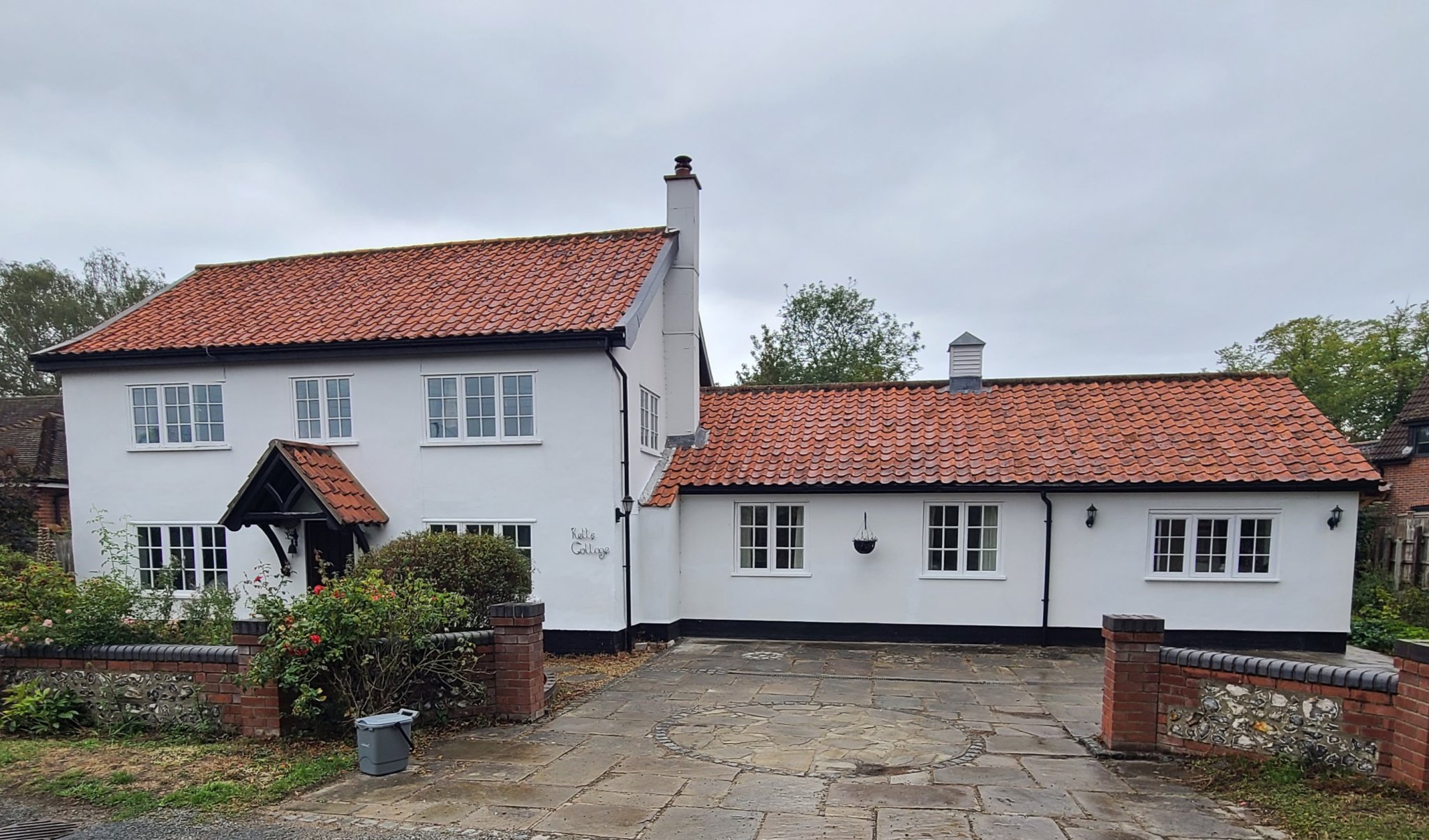 Spooner Row Wymondham - Unique Character 3 bed Cottage with a Fully Self-Contained Two Bedroom Bungalow