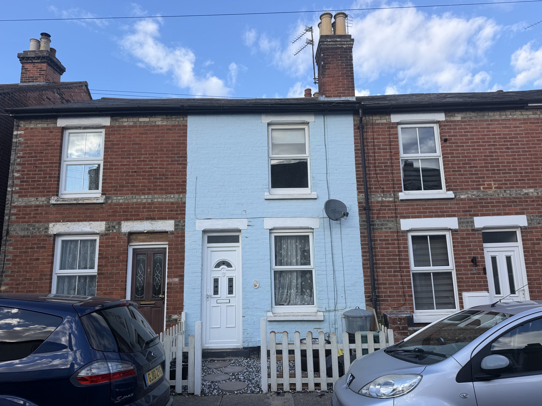 2 Bedroom Terraced House with No Chain